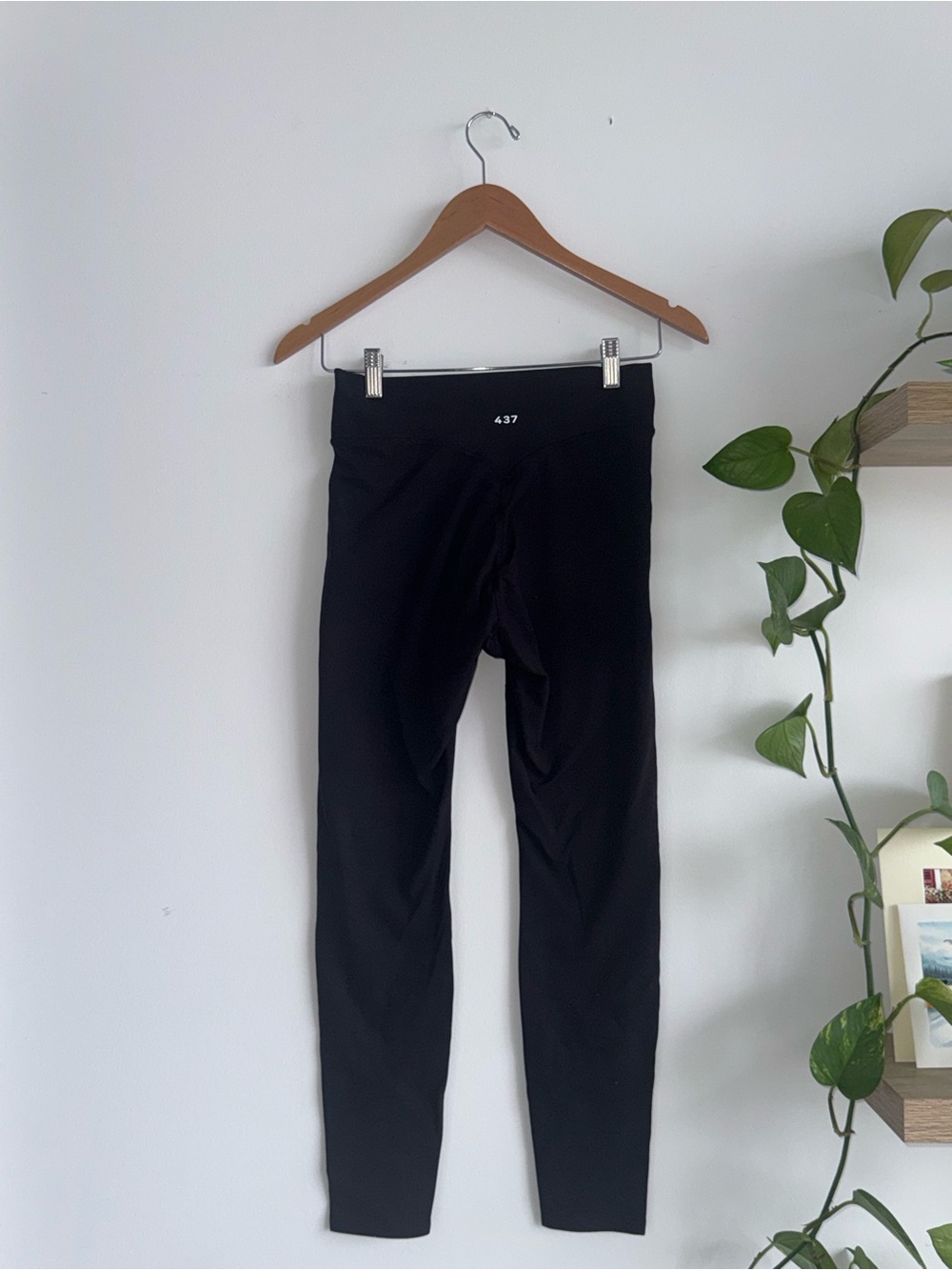 437 Essential Legging Black - Picture 3 of 4